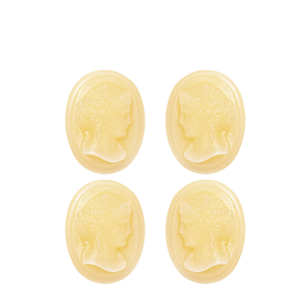 Scented Cameo (for La Promeneuse)